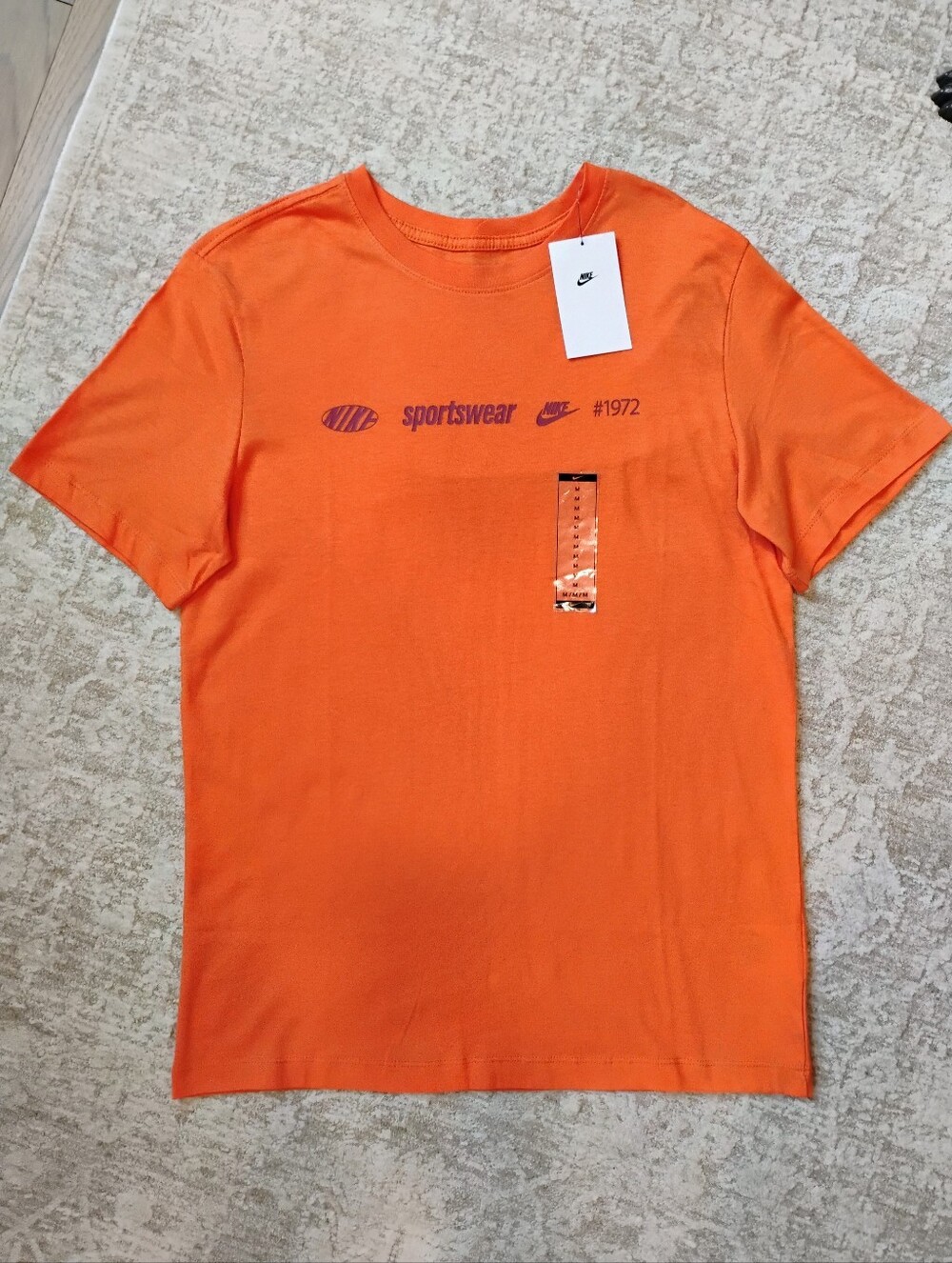 NWT M Nike Bright Orange Vintage Sportswear Logo Athleisure Active Gym Tee NEW